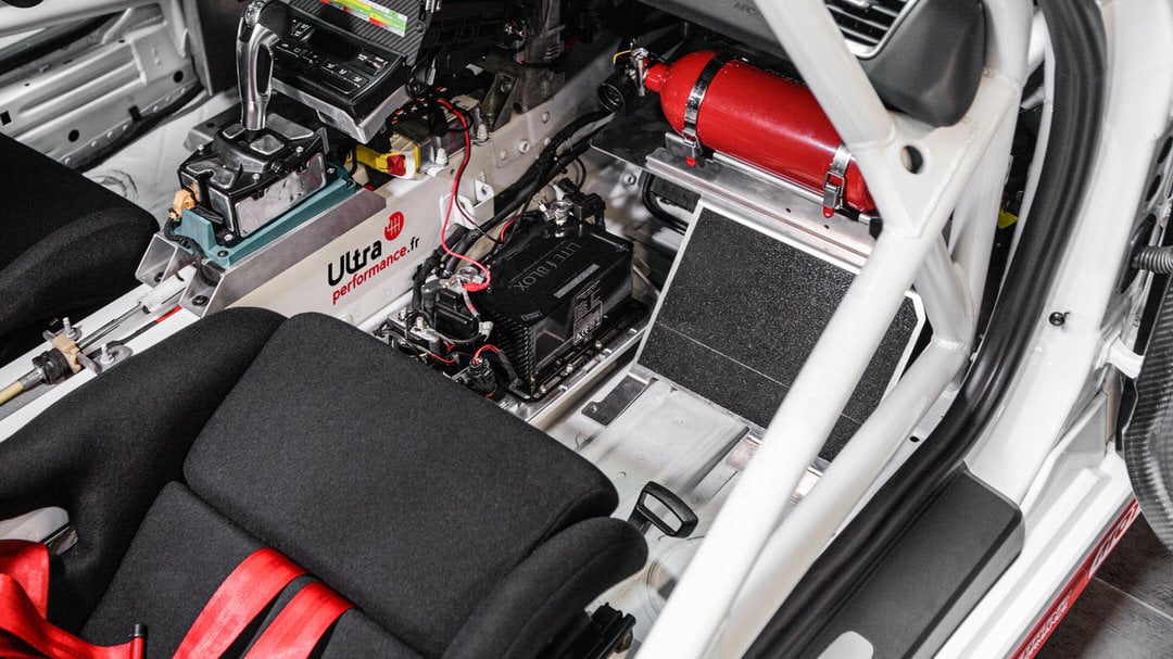 Batterie Lite Blox sur Porsche GT4 Clubsport